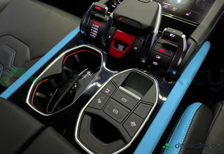 Lamborghini Urus Синий