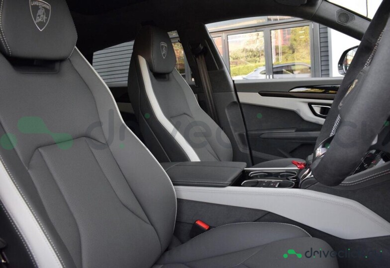 Lamborghini Urus Серый