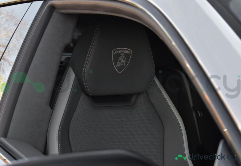 Lamborghini Urus Серый