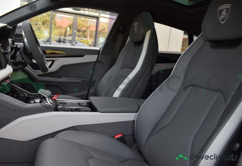 Lamborghini Urus Серый