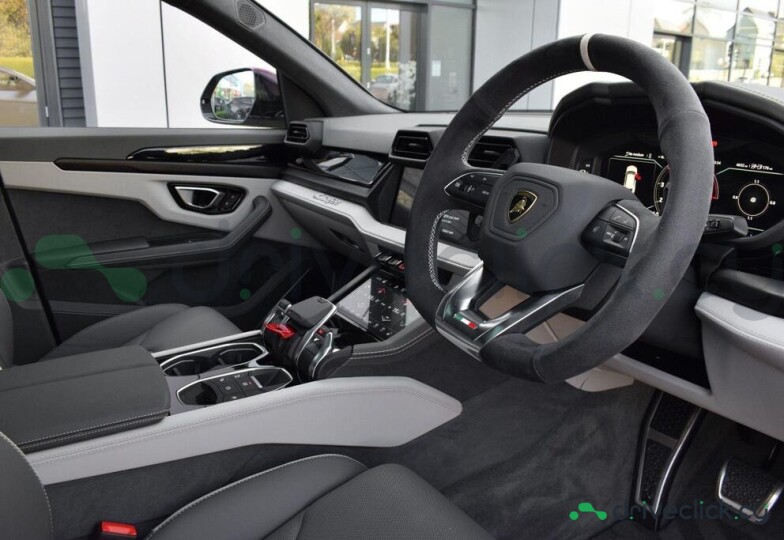 Lamborghini Urus Серый