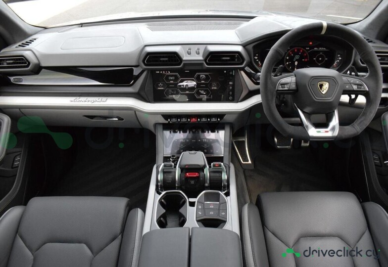 Lamborghini Urus Серый