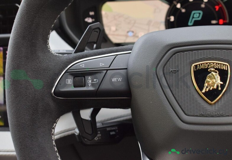 Lamborghini Urus Серый
