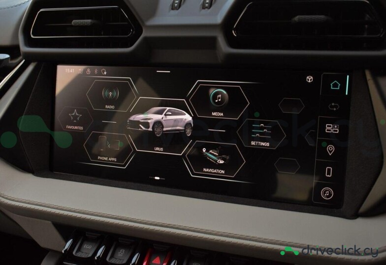 Lamborghini Urus Серый