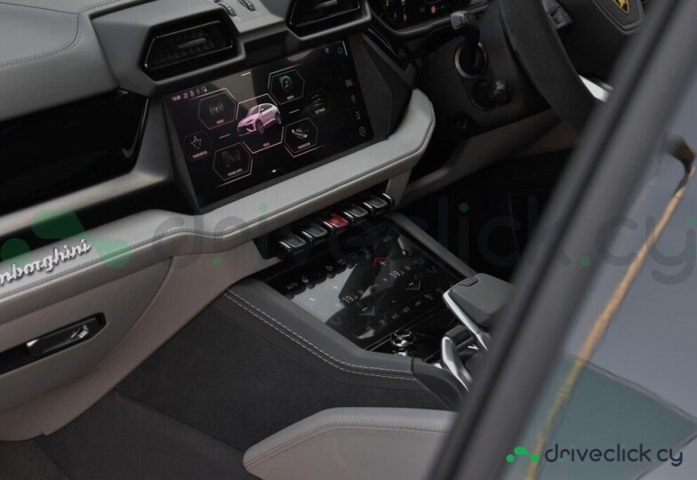 Lamborghini Urus Серый