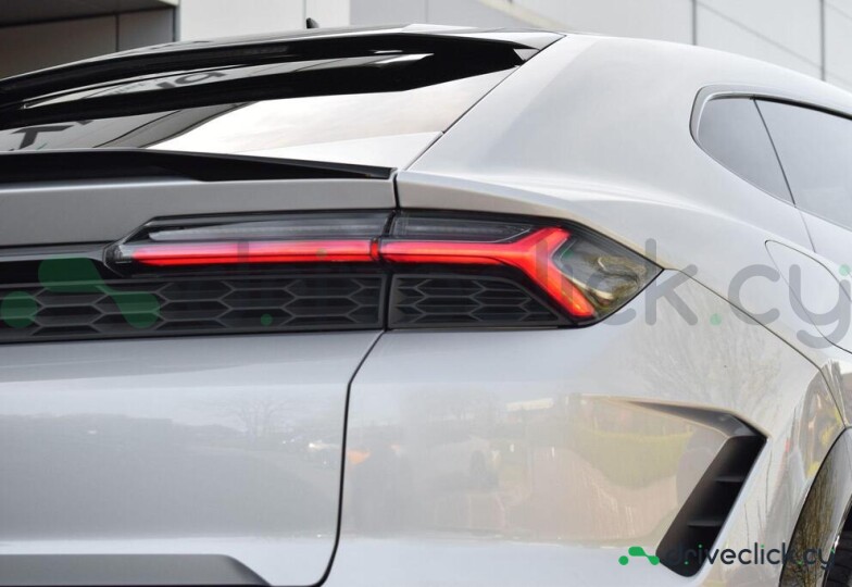Lamborghini Urus Серый