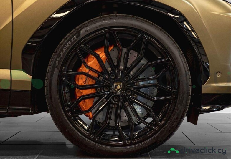 Lamborghini Urus Коричневый