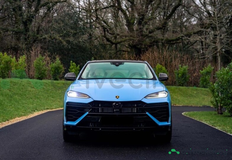 Lamborghini Urus Синий