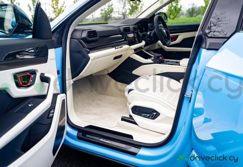 Lamborghini Urus Синий