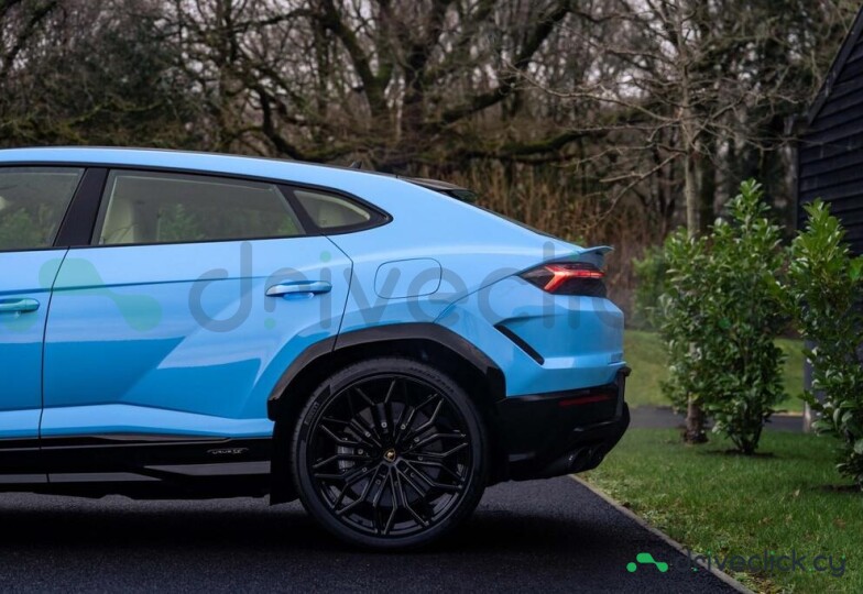 Lamborghini Urus Синий