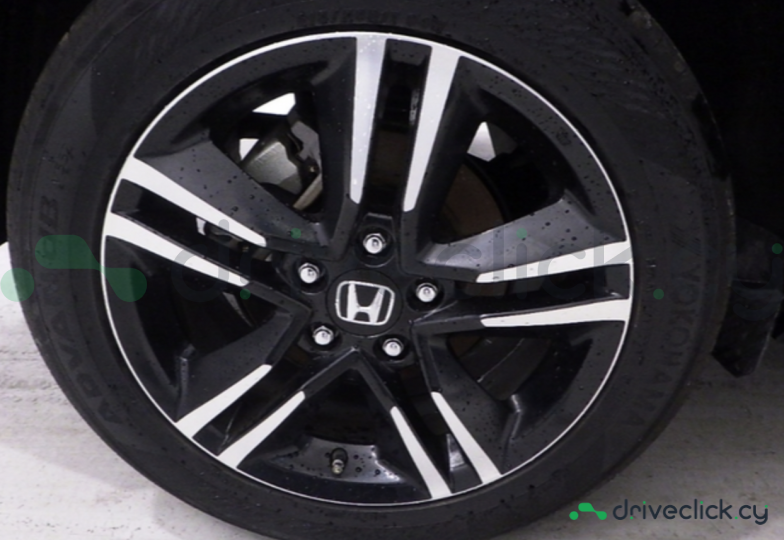 Honda Vezel White