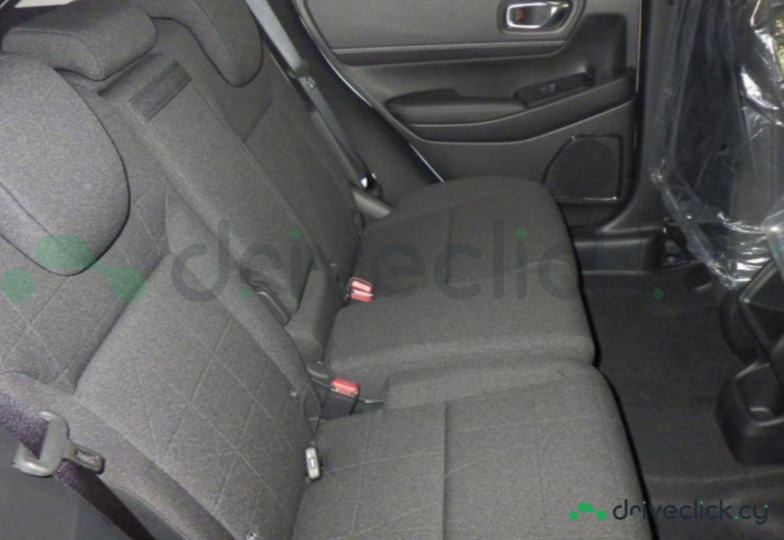 Honda Vezel White