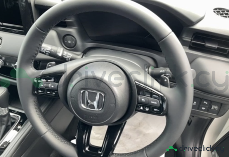 Honda Vezel White