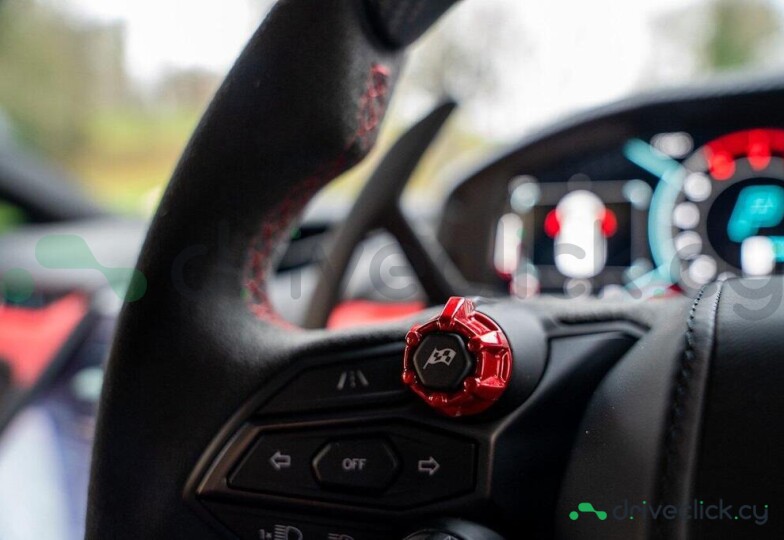 Lamborghini Revuelto Black