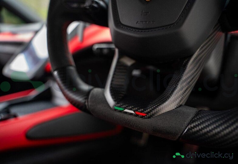 Lamborghini Revuelto Black