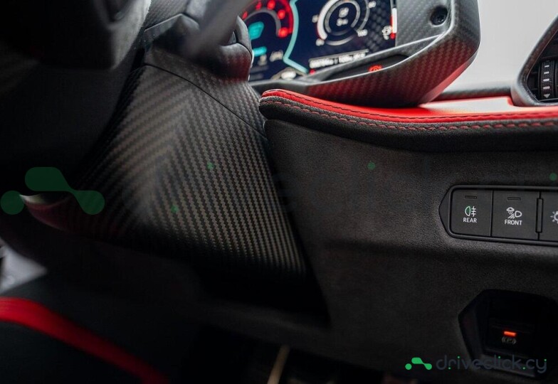 Lamborghini Revuelto Black