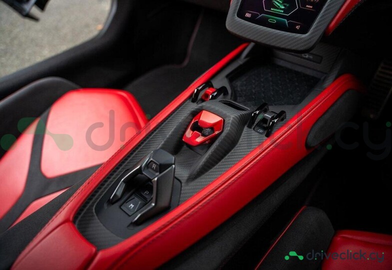 Lamborghini Revuelto Black