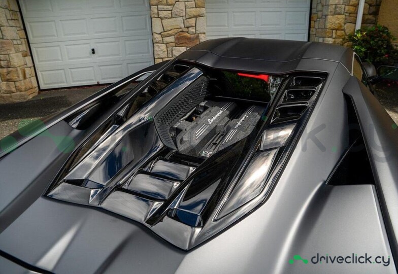 Lamborghini Revuelto Black