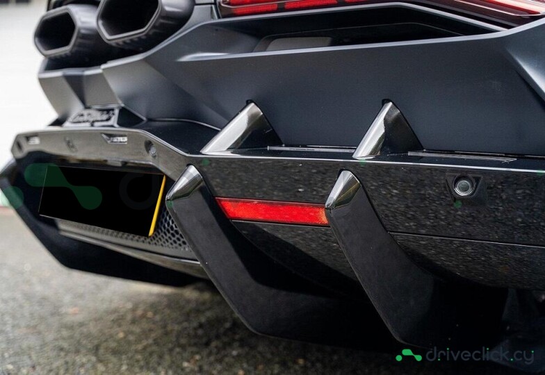 Lamborghini Revuelto Black