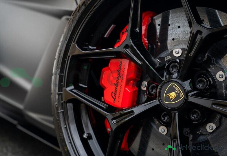 Lamborghini Revuelto Black