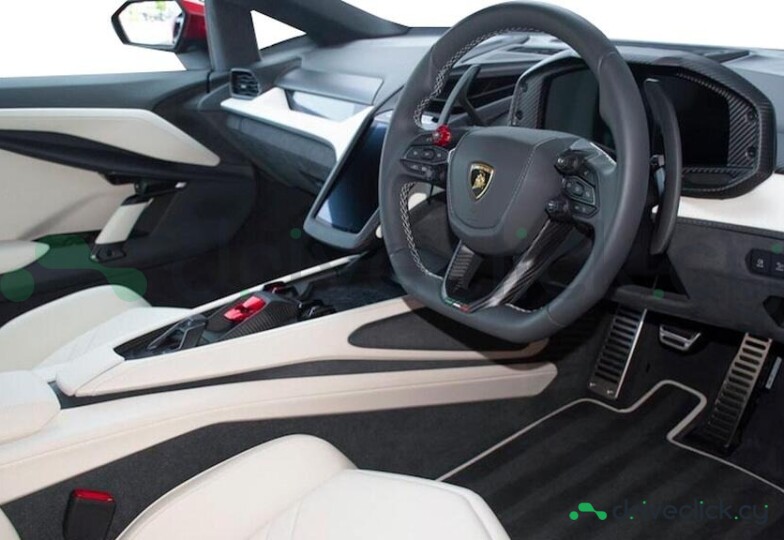 Lamborghini Revuelto Red
