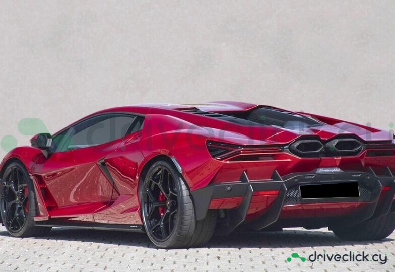 Lamborghini Revuelto Red