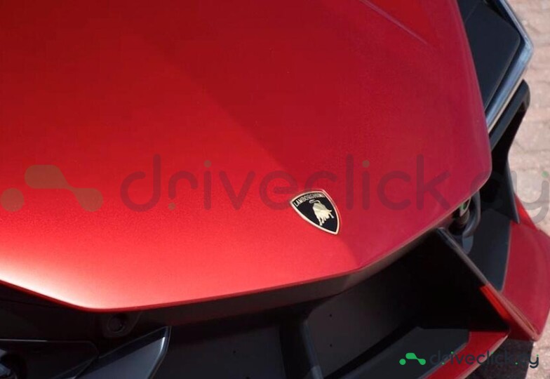 Lamborghini Revuelto Red