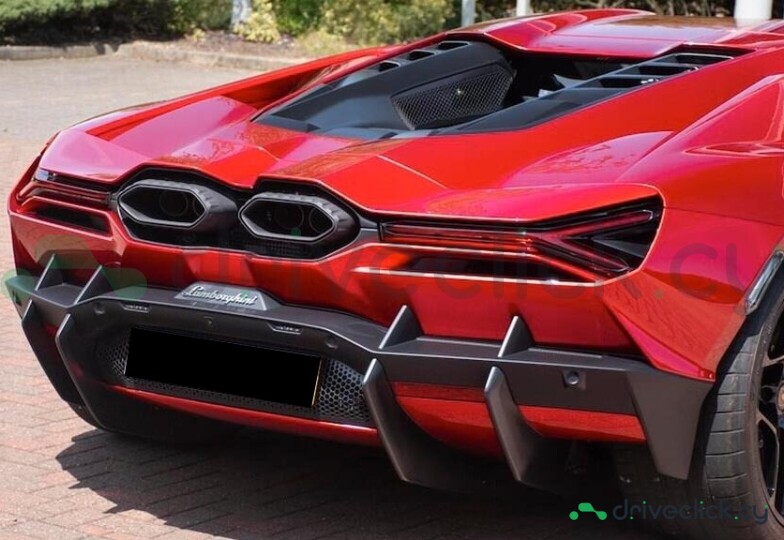 Lamborghini Revuelto Red