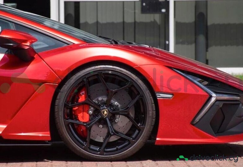 Lamborghini Revuelto Red