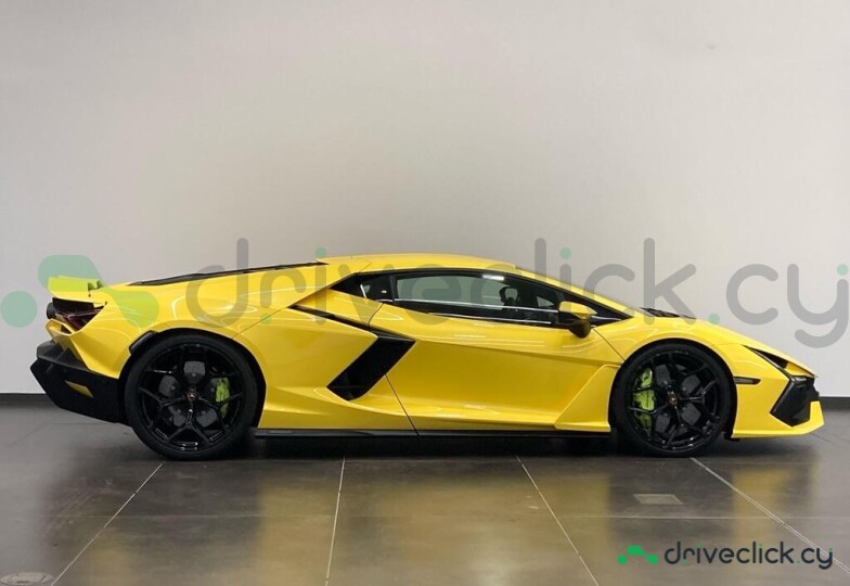 Lamborghini Revuelto Yellow
