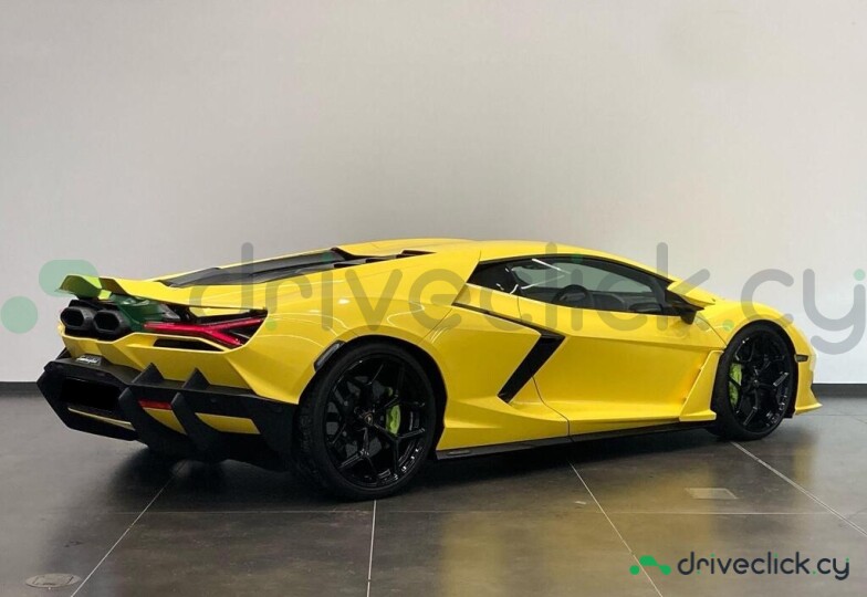 Lamborghini Revuelto Yellow
