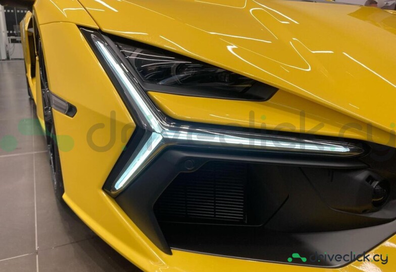 Lamborghini Revuelto Yellow