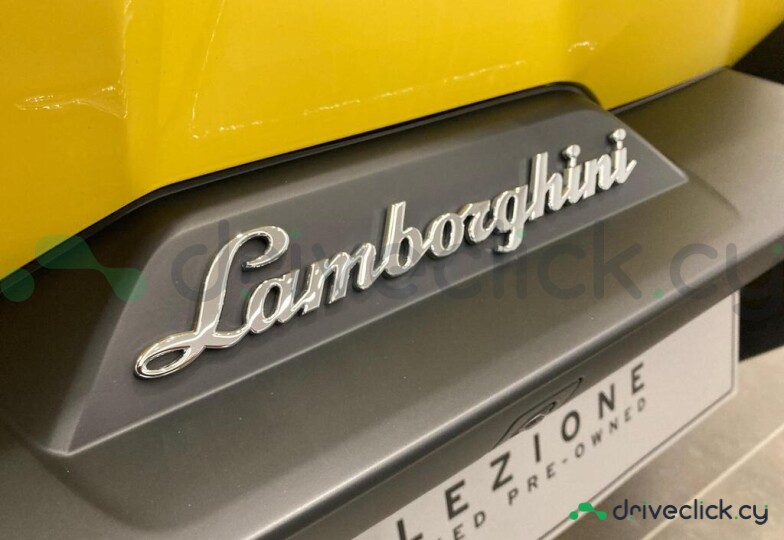 Lamborghini Revuelto Yellow