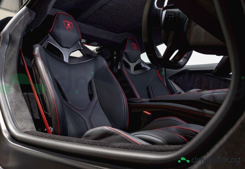 Lamborghini Revuelto Grey