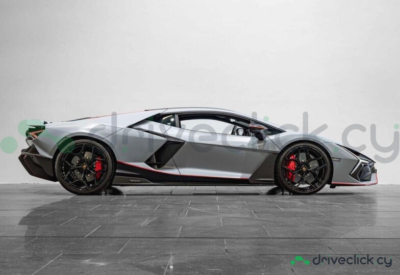 Lamborghini Revuelto Grey