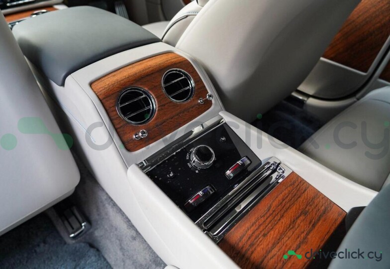 Rolls-Royce Spectre Blue