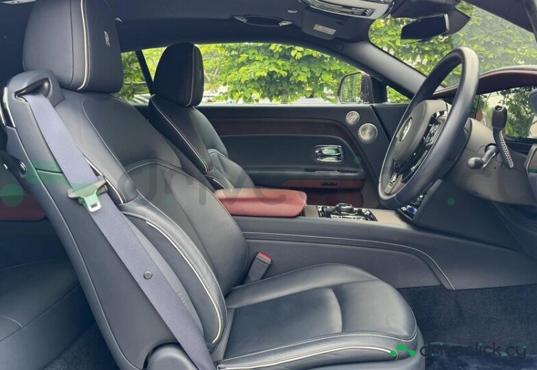 Rolls-Royce Spectre Dark red
