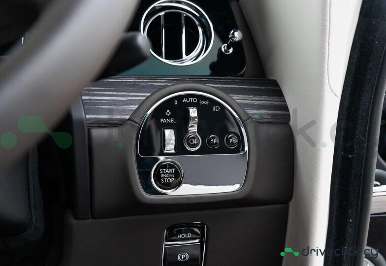 Rolls-Royce Spectre Black