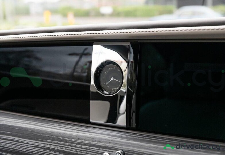 Rolls-Royce Spectre Black