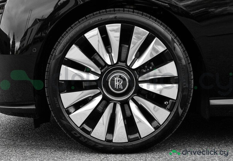 Rolls-Royce Spectre Black