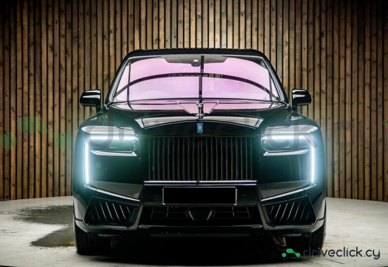 Rolls-Royce Cullinan Черный