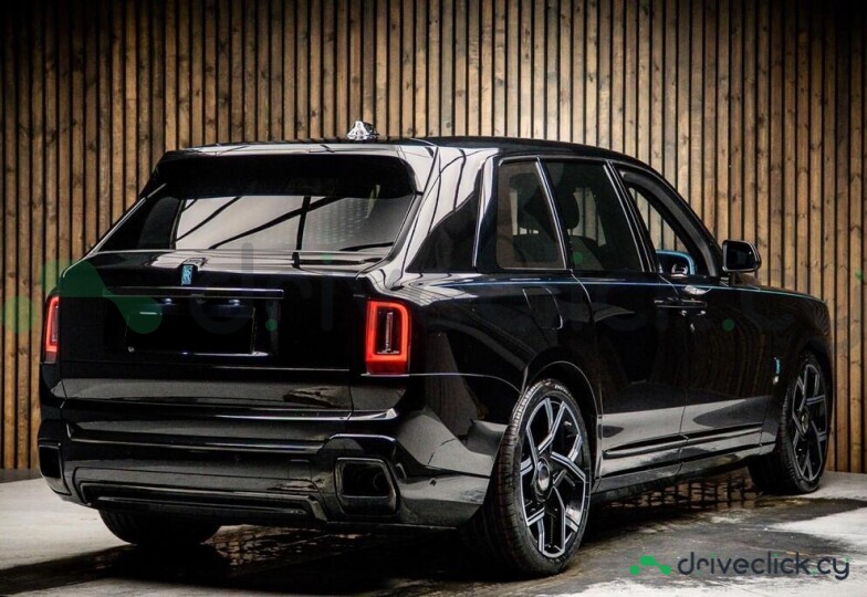 Rolls-Royce Cullinan Черный