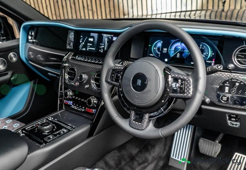 Rolls-Royce Cullinan Черный