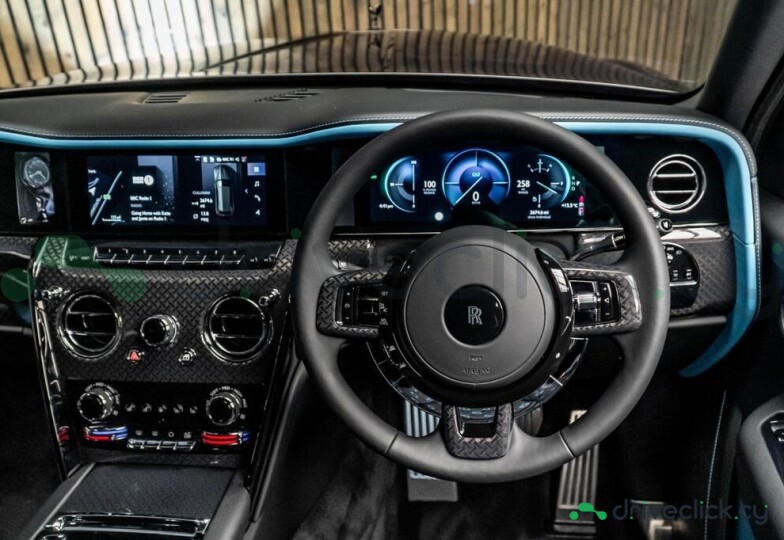 Rolls-Royce Cullinan Черный