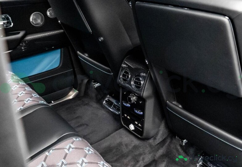 Rolls-Royce Cullinan Черный