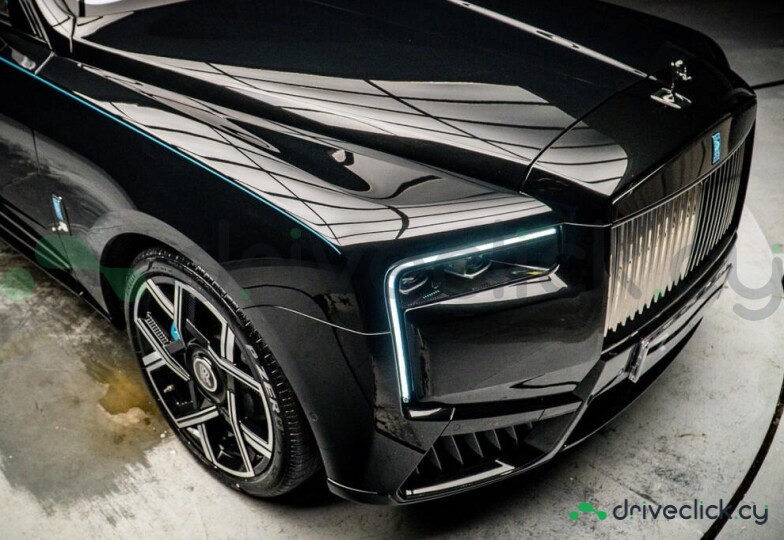 Rolls-Royce Cullinan Черный