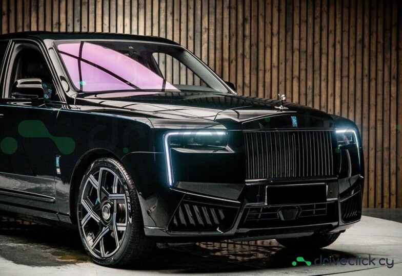 Rolls-Royce Cullinan Черный