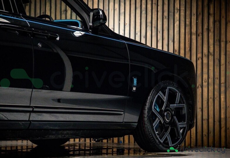 Rolls-Royce Cullinan Черный