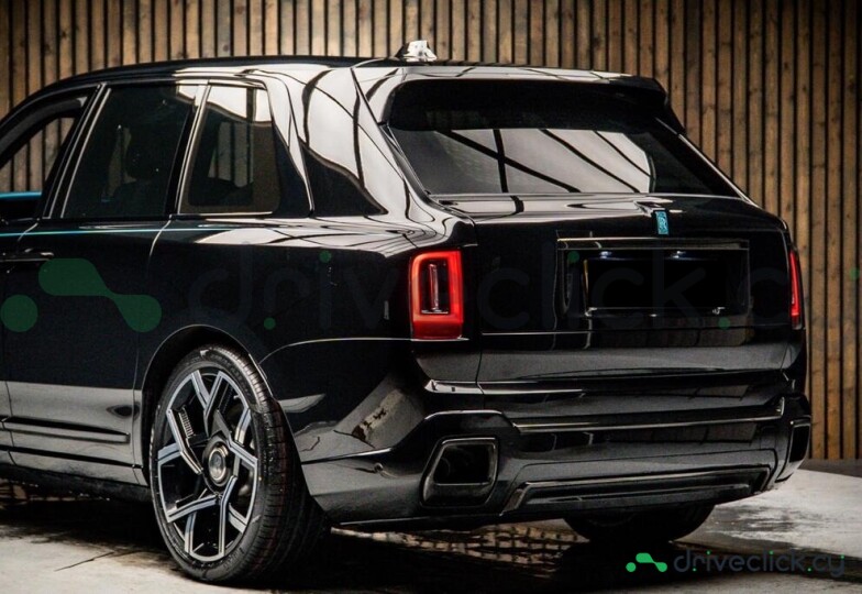 Rolls-Royce Cullinan Черный