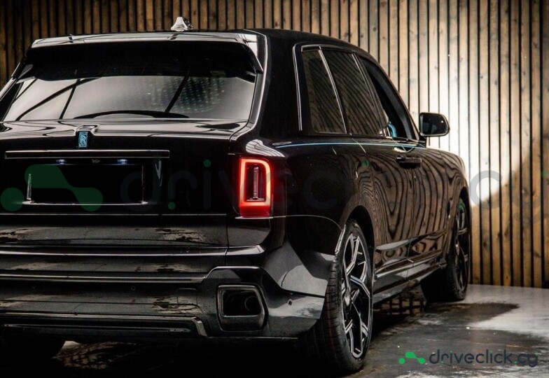 Rolls-Royce Cullinan Черный